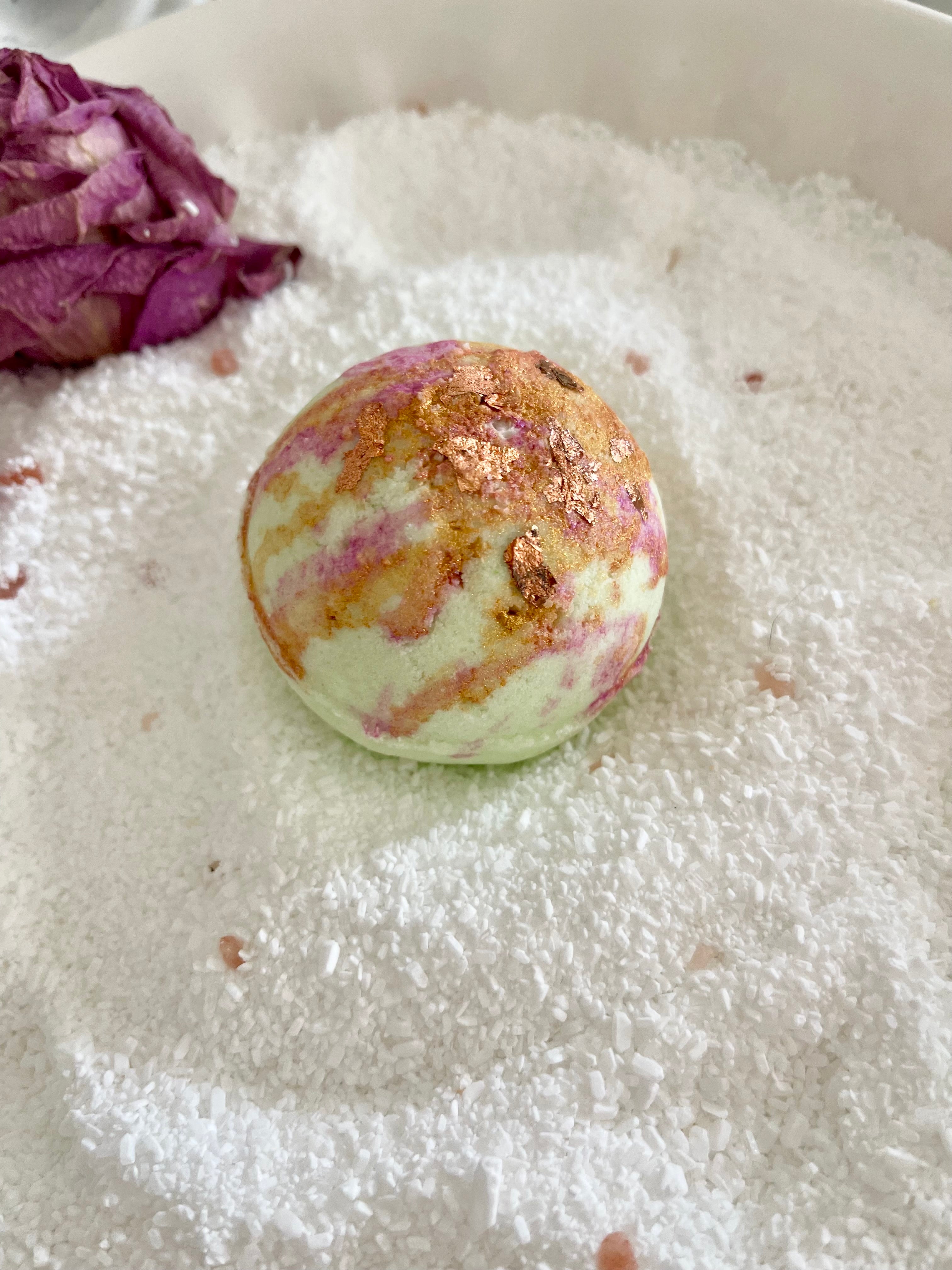 English Pear & Freesia Bath Bomb