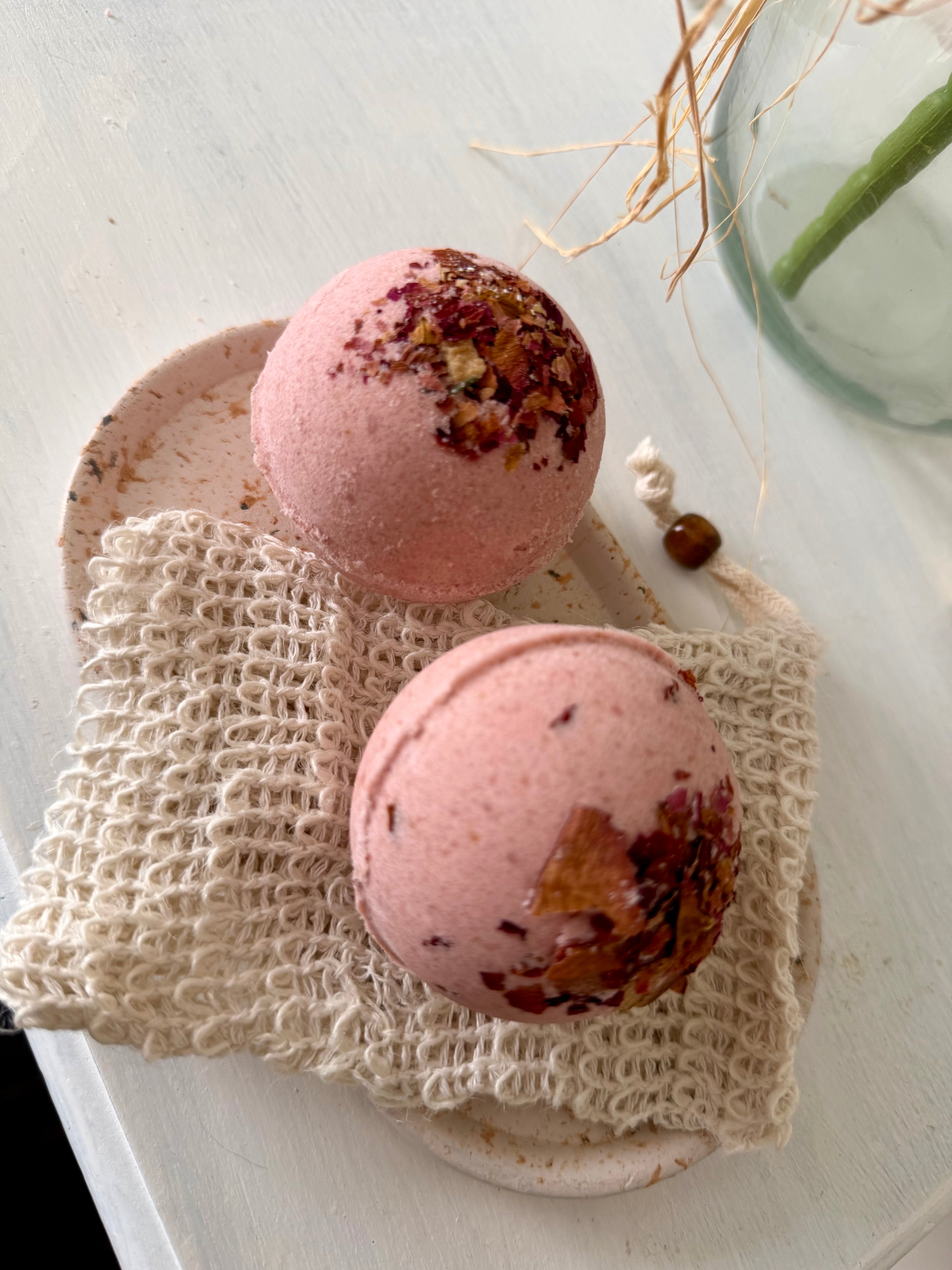 Merlot Petals Bath Bomb